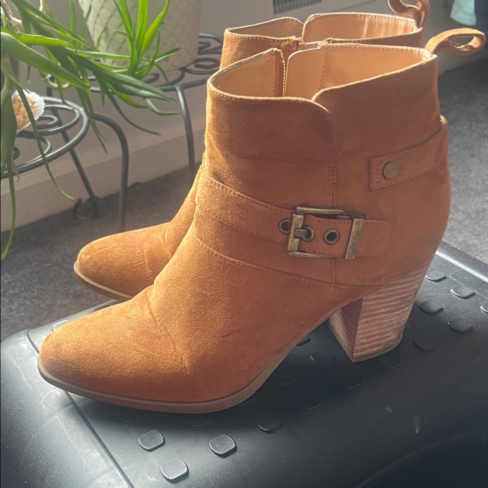 Franco Sarto Dorinda Buckle Ankle Boots in Brown‎ Tan 8.5
